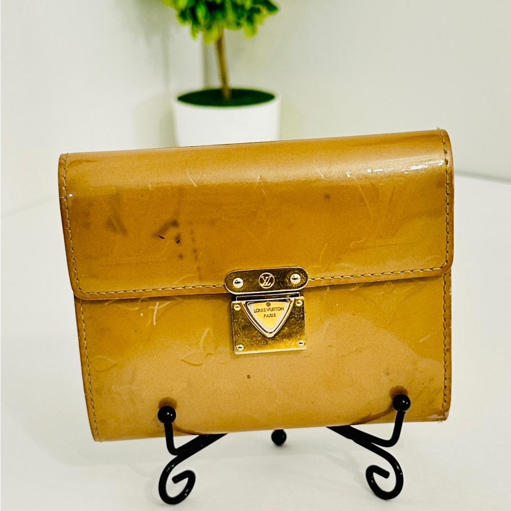 Louis Vuitton Tan patent Leather compact wallet